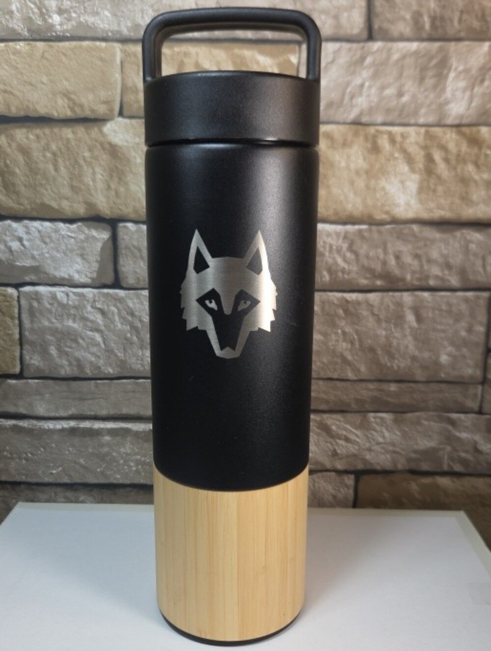 Welly 18oz Bamboo & Black Stainless Steel Water Bottle Wolf Logo NWT-Sticker
